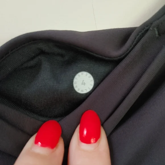 Lululemon Charcoal Grey Crop Leggings ~ Size 4 - Picture 9 of 14